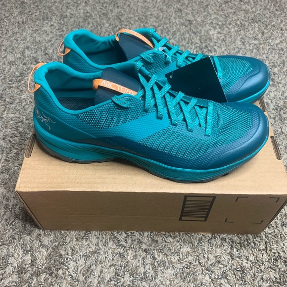 Women’s Arc'teryx Arche-Norvan VT 2 Illusion/Auracle Trail Hiking Shoes Sz 10 - Picture 1 of 8